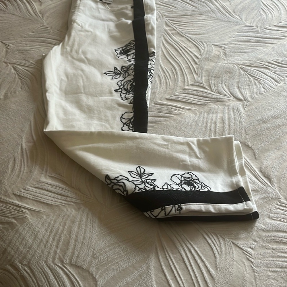 White House Black Market Floral Ankle Pants